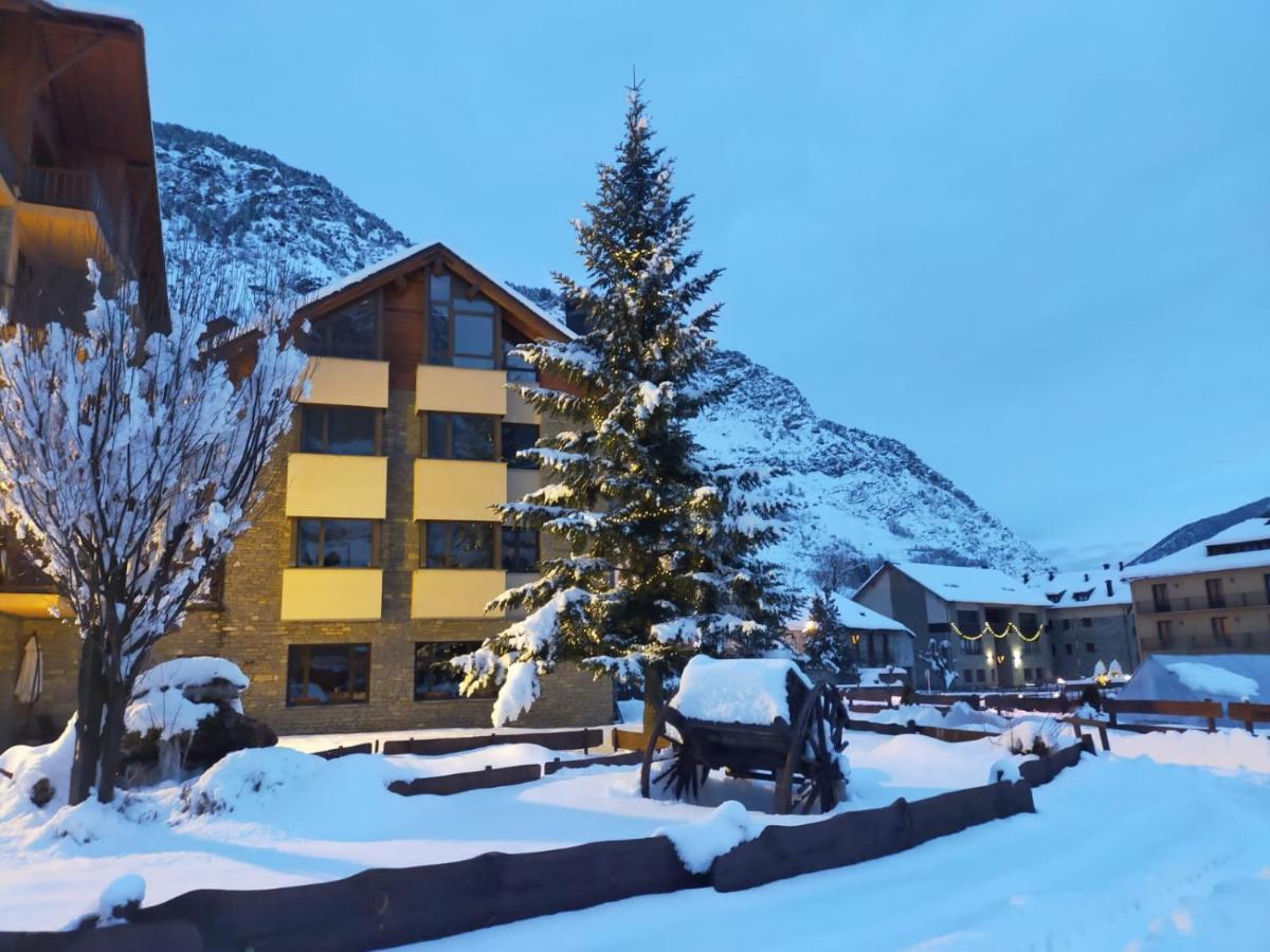 Roca Blanca Hotel Espot Exterior photo