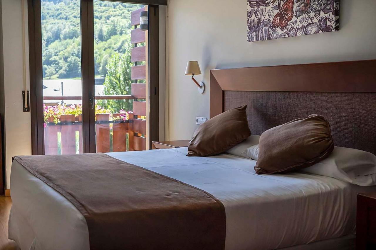Roca Blanca Hotel Espot Exterior photo