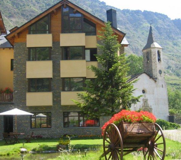 Roca Blanca Hotel Espot Exterior photo